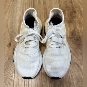 adidas Women POD-SE.1 Sneaker White / White Size 7 EUC